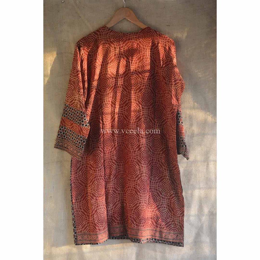 Hand Embroidered Women Kurta