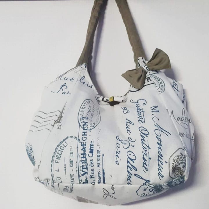 Zeen typography hand bag IMG # 1