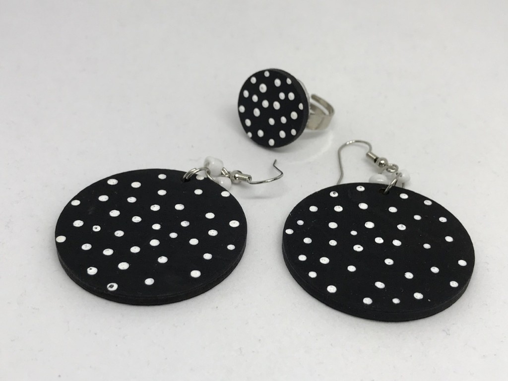 Handmade wooden jewellery IMG # 1