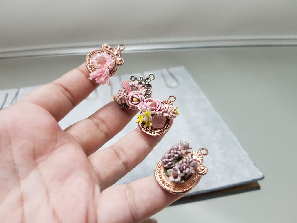 Handmade Floral Pendant hpf1
