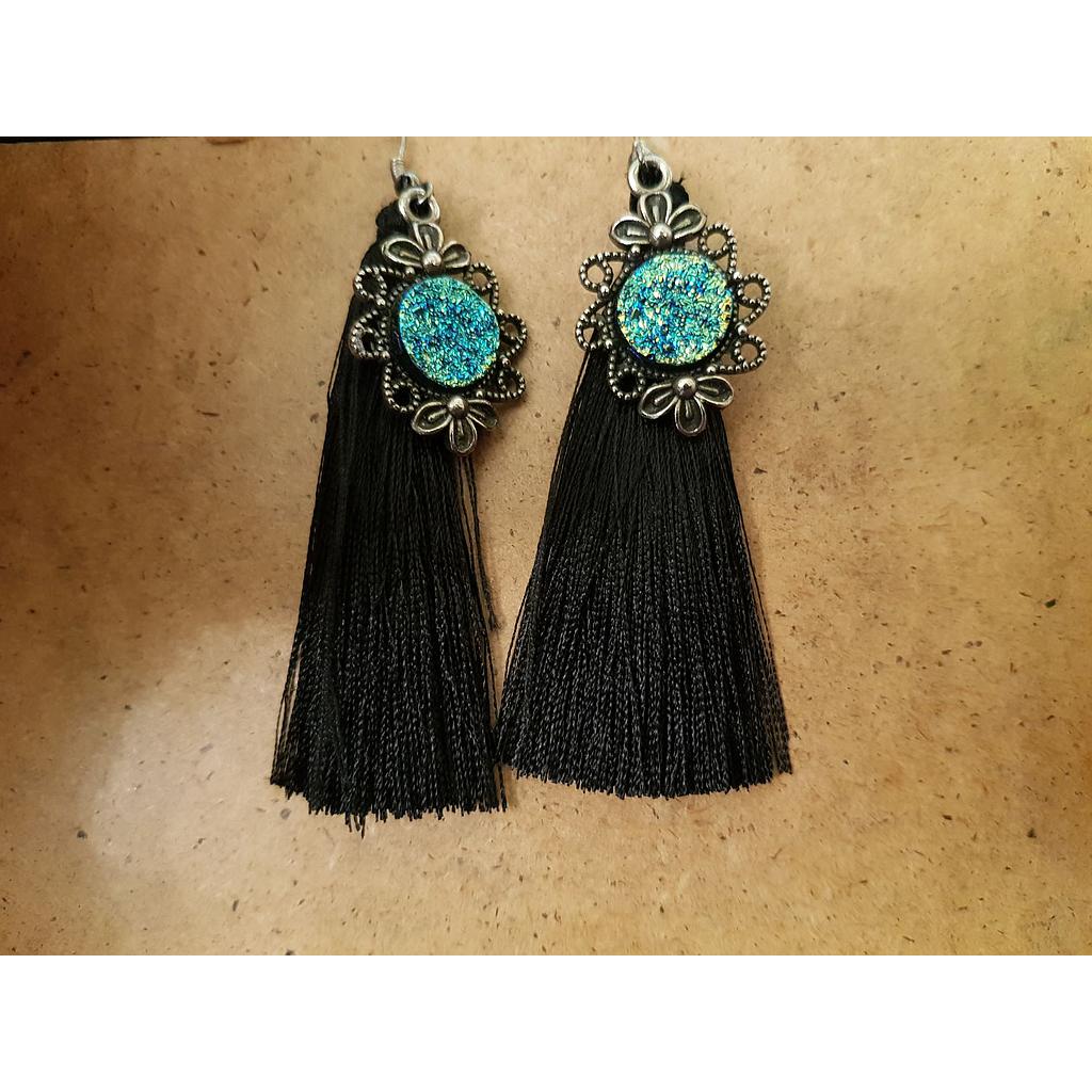 Blue Black Tassel Earrings te3