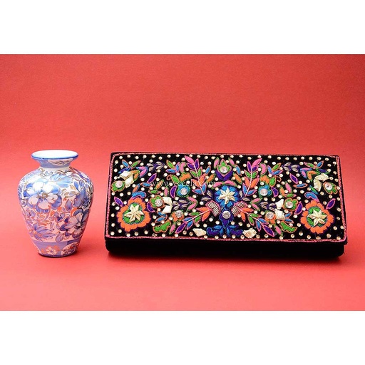 [PK2297-BG-CLU-007934] Hand embroidered clutch